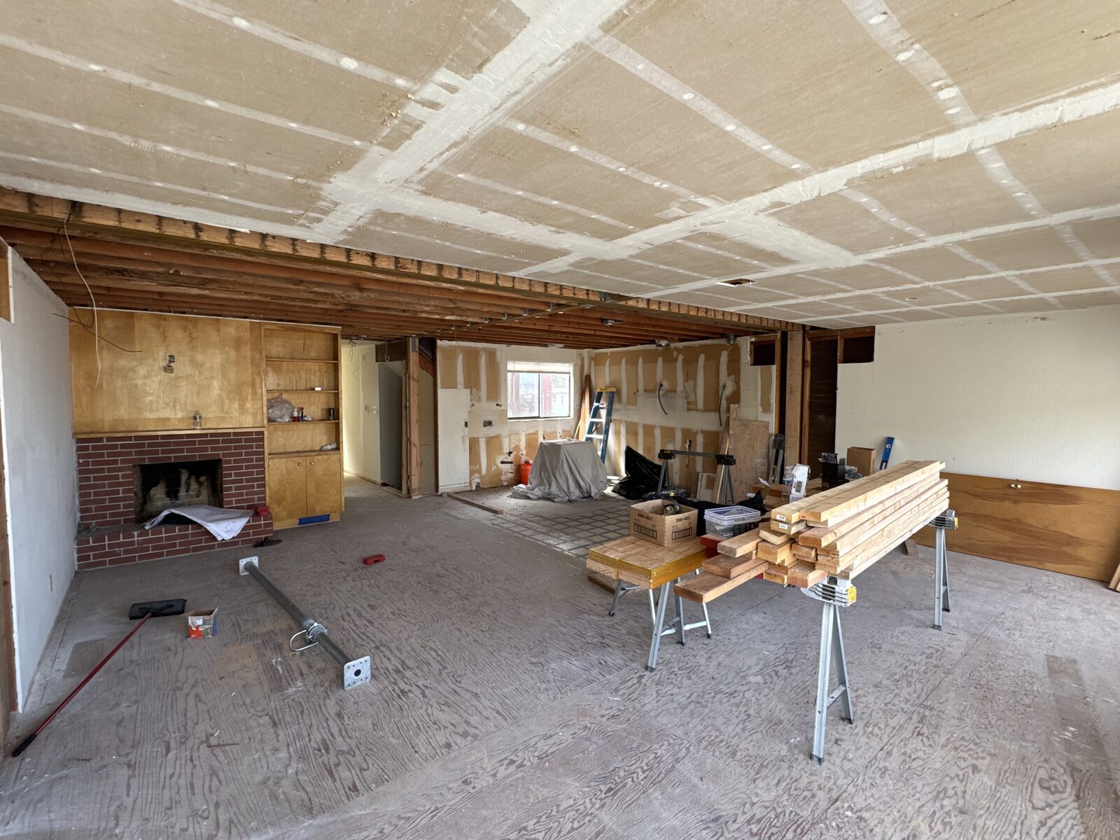 Partition opened to the adjoining room